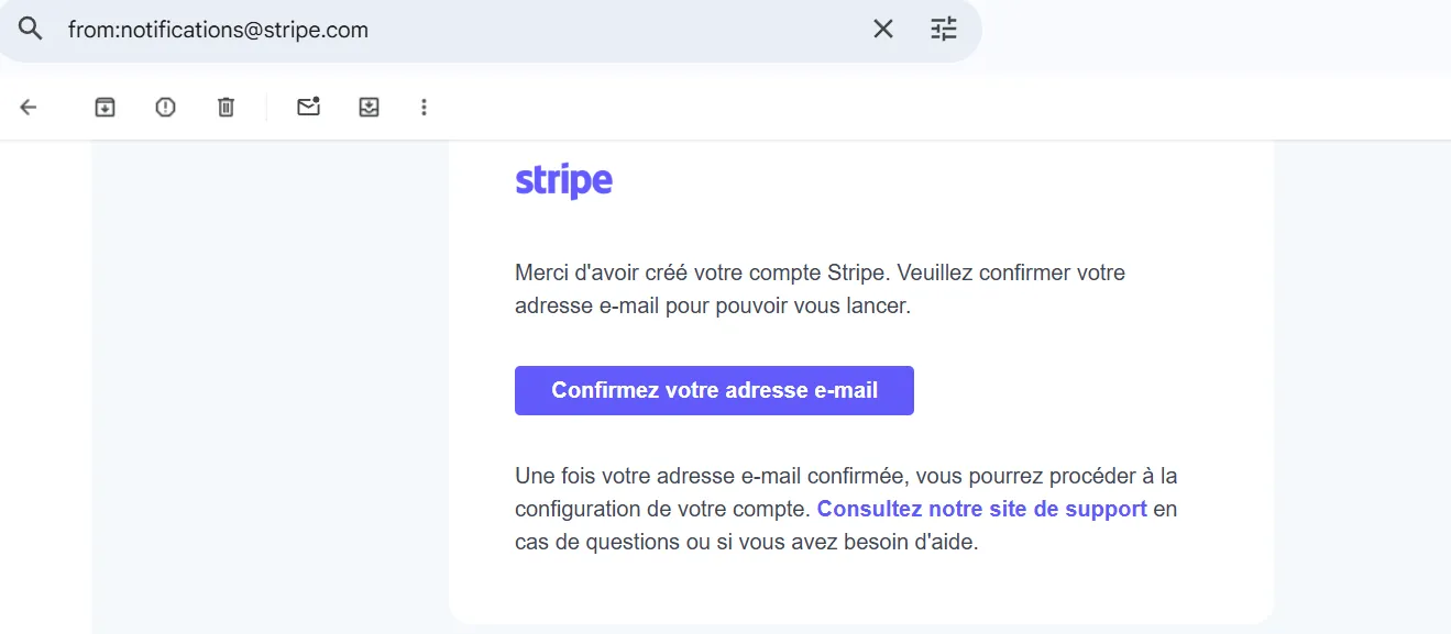 Confirmez votre adresse mail en cliquant sur le bouton.