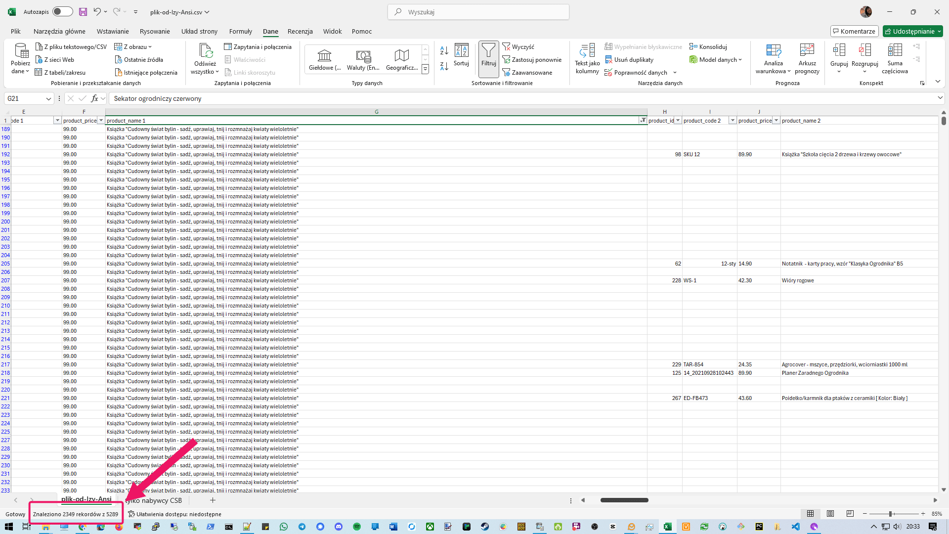 Wszystkie wiersze, które nie pasują do filtra zostają ukryte. Na pasku statusu jest informacja ile wierszy znaleziono.