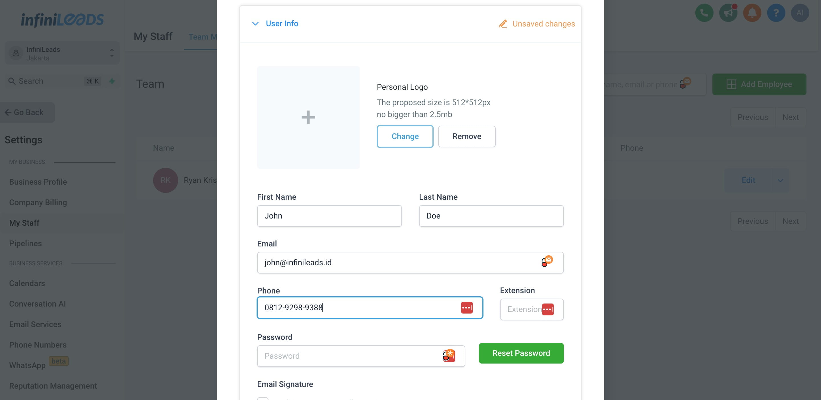Isi data dengan lengkap seperti "First Name" , "Last Name" , "Email" dan "Phone".