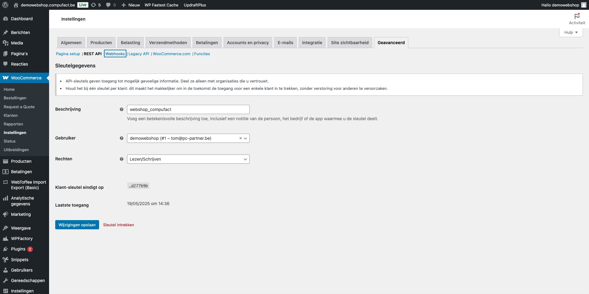 Klik op "Webhooks"