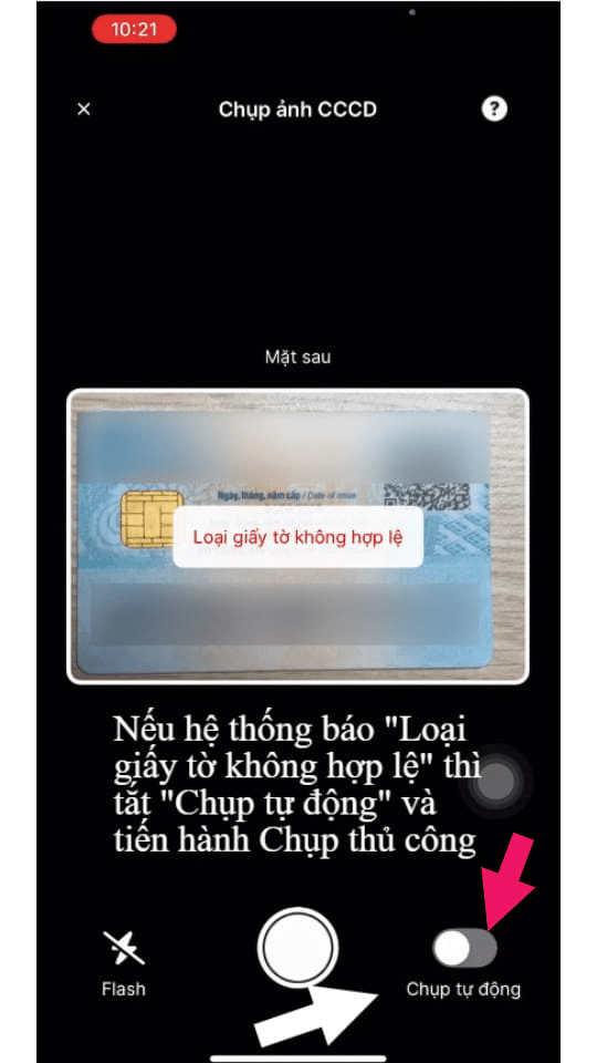 Đặt mặt sau CCCD vào dưới Camera