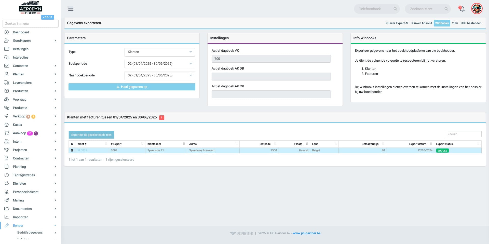 Alle rijen (lees: klanten, verkoopfacturen, leveranciers of aankoopfacturen) worden initieel automatisch geselecteerd, je kan dan meteen via de knop ‘Exporteer de geselecteerde rijen’ de export starten.
Bij het verwerken van de geselecteerde rijen worden deze in de achtergrond gemarkeerd als geëxporteerd zodat deze de volgende keer niet meer geëxporteerd worden.
Dien je om de een of andere reden (vb. corrigeren van een fout op een factuur) één of meerdere items opnieuw te exporteren, dan kan je deze handmatig aanvinken of de knop ‘Selecteer’ alles gebruiken en opnieuw de knop ‘Exporteer de geselecteerde rijen’ gebruiken