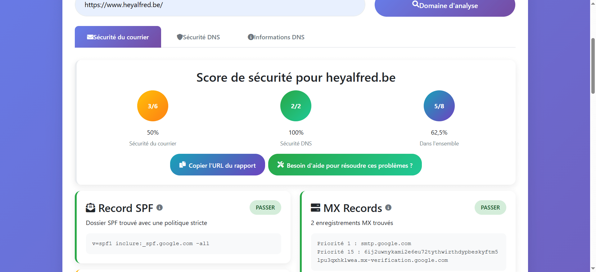 La fonctionnalité "Copier l'URL du rapport" dans l'outil d'analyse SEO ou de sécurité permet à l'utilisateur de copier l'URL de l'analyse générée pour le domaine spécifié. Cela permet de partager facilement les informations relatives à l'analyse, y compris les résultats de la sécurité DNS, la sécurité du courrier (SPF, DKIM, etc.), et d'autres critères pertinents analysés sur le domaine.