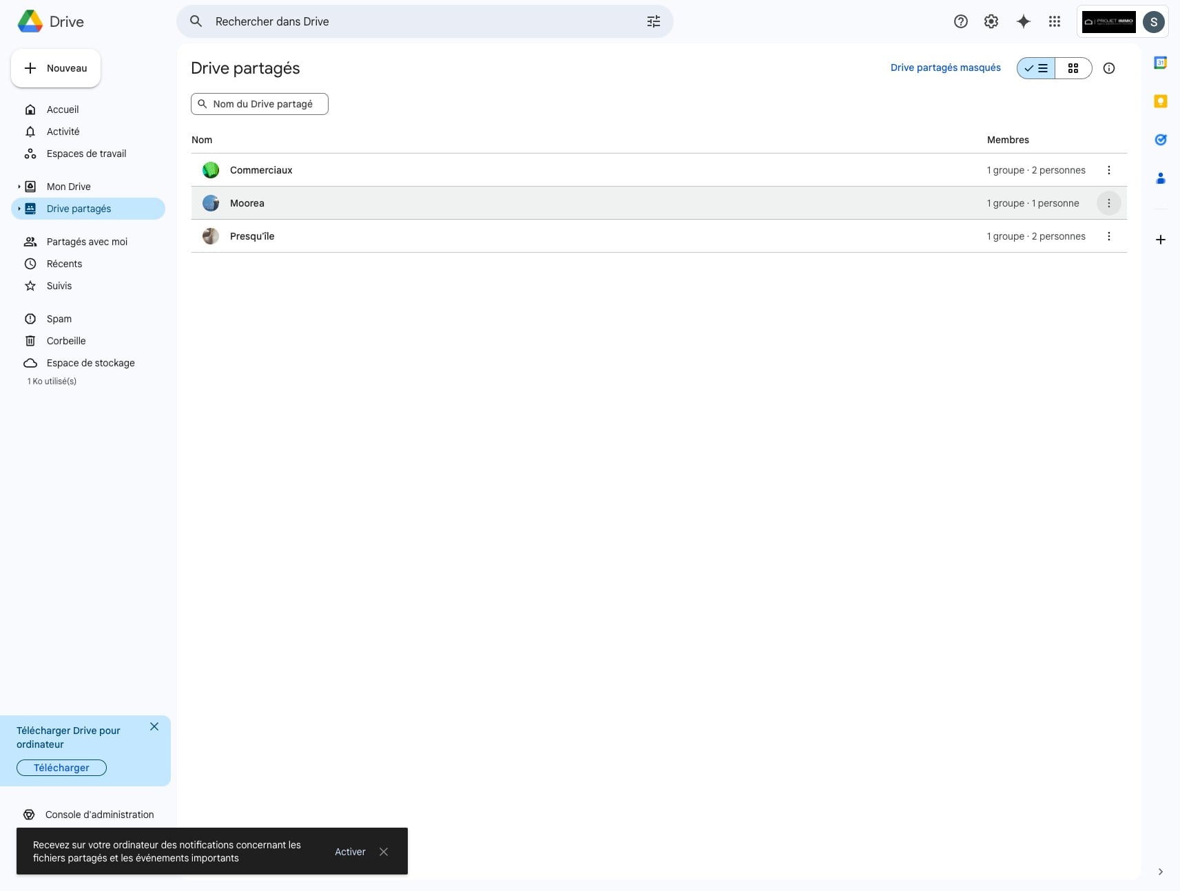 Pour ajouter d'autres utilisateurs à un dossier avec des droits différents (par exemple : administrateur et non lecteur) cliquer sur l'icone des 3 points verticaux du dossier concerné.