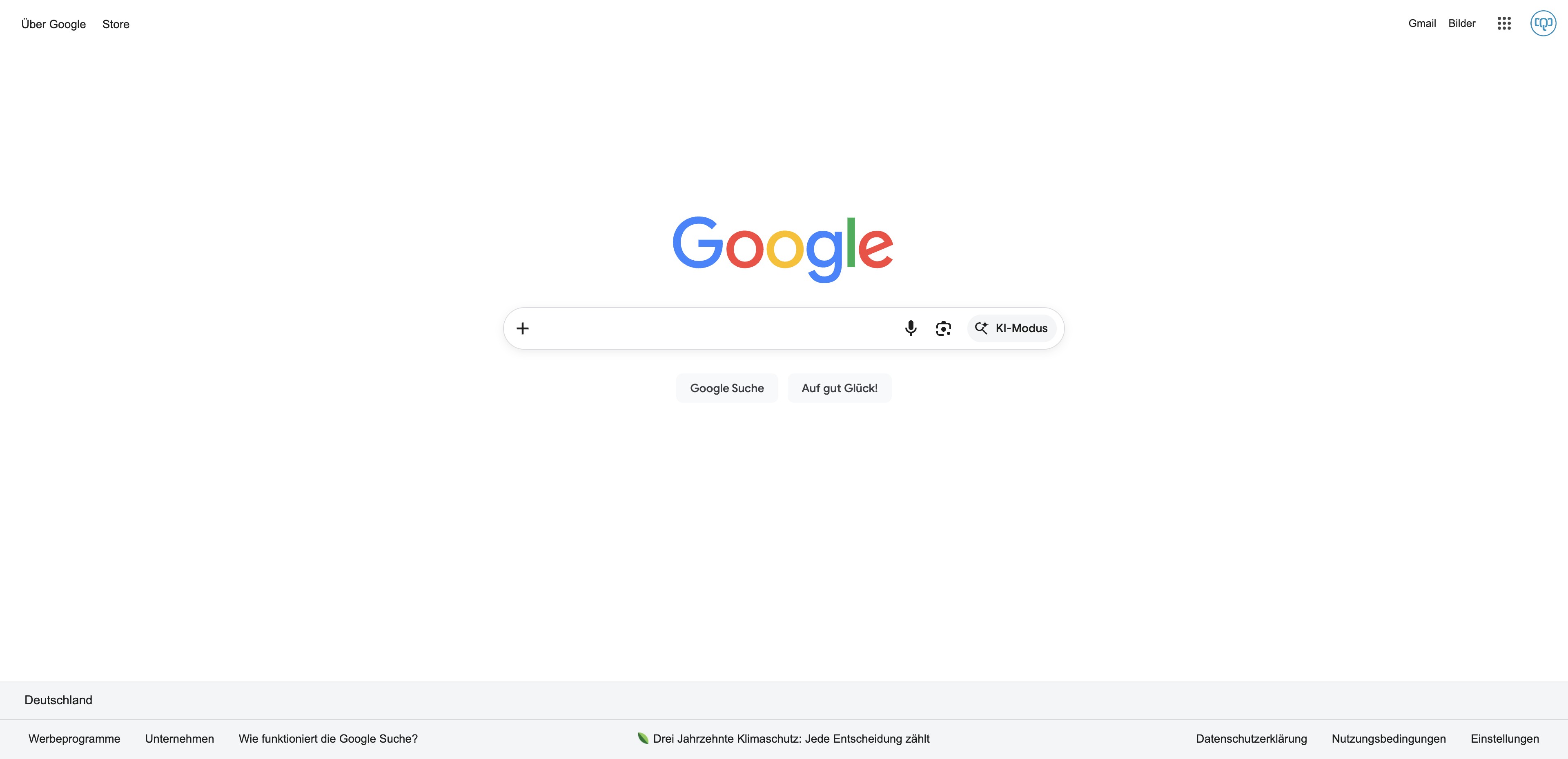 Bist du erfolgreich bei deinem Google-Account angemeldet, erscheinen oben rechts in der Ecke dein Logo oder deine Initialen anstelle des Anmelden-Buttons.