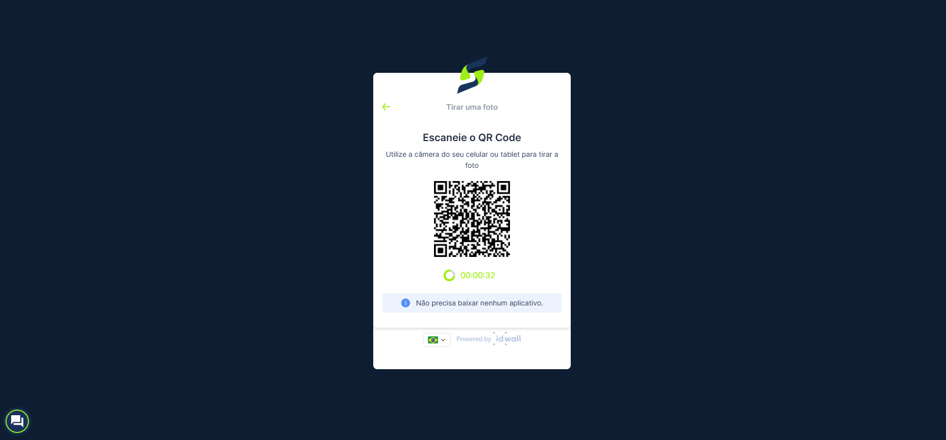 Escaneie o código QR com o celular e tire duas fotos: uma séria e outra sorrindo.